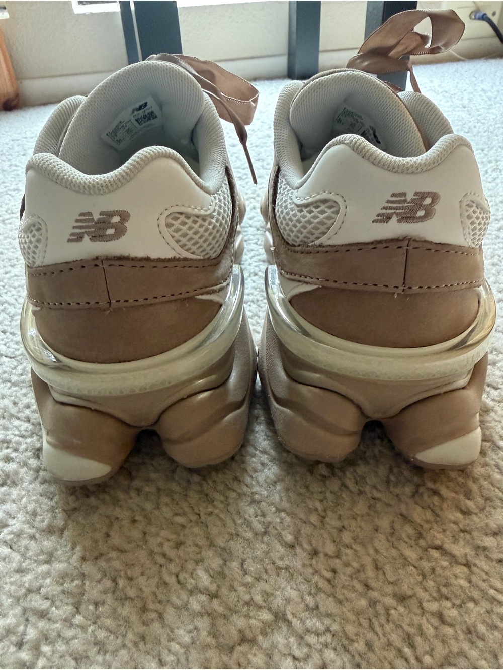 New Balance 9060 “Gold Medal Ribbon” not released in the US - Picture 5 of 6
